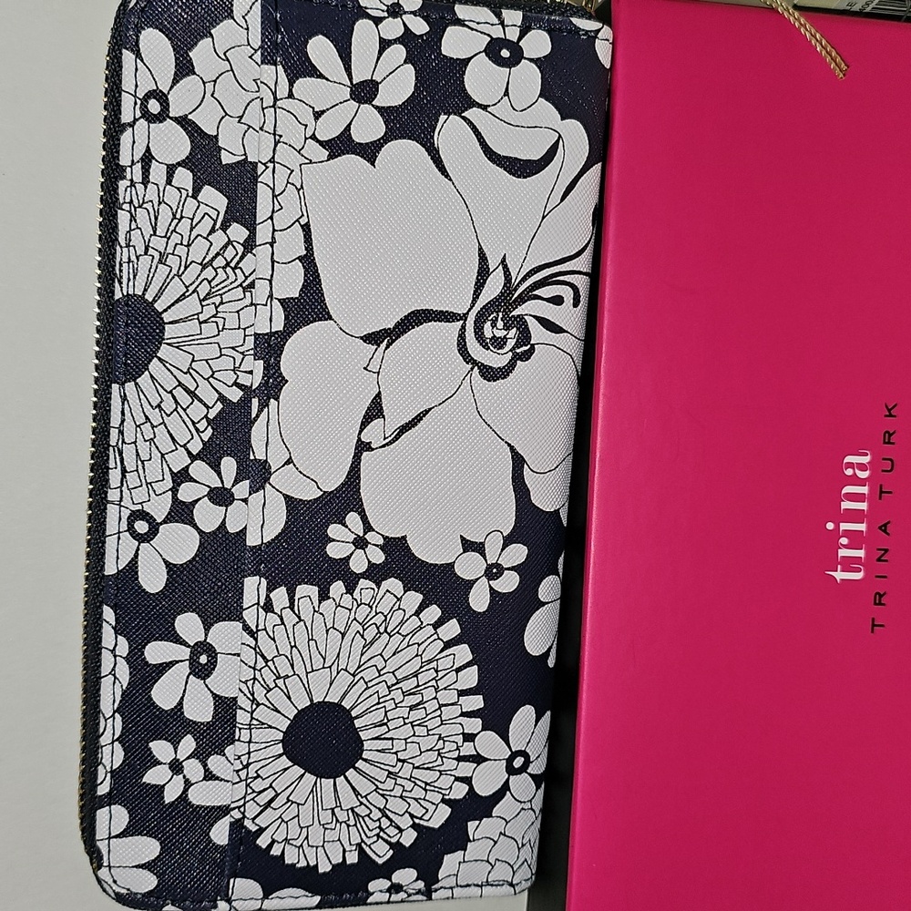 Trina Turk Blue and White Floral Full Zip Around Wallet - Picture 4 of 10